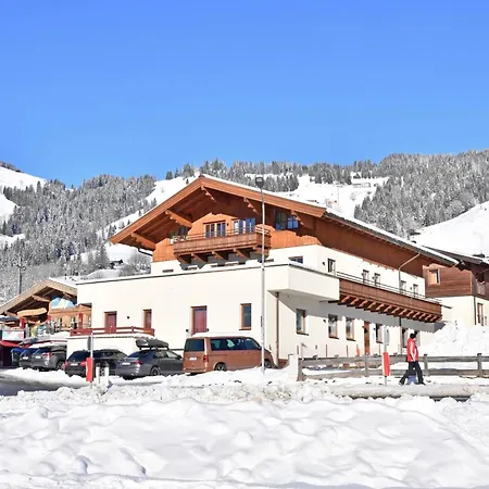 Apartment Next To The Lift A 4