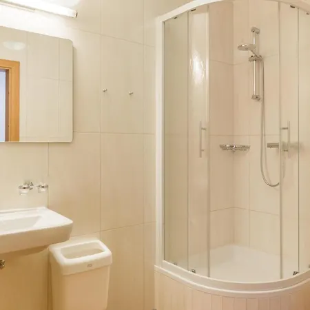 Next To The Lift A 4 アパート *